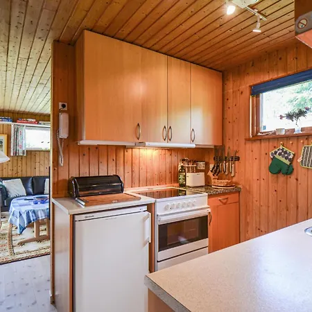 Cozy In Glesborg With Kitchen * Fjellerup Strand