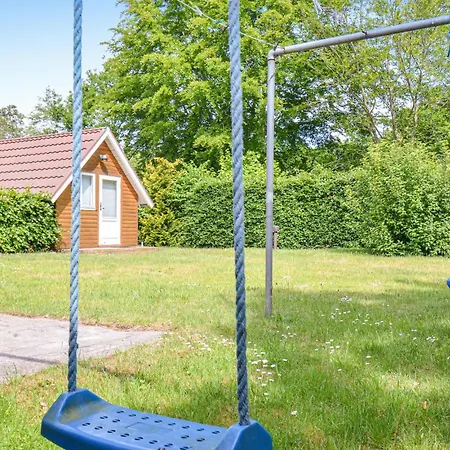 Cozy In Glesborg With Kitchen Holiday home Fjellerup Strand